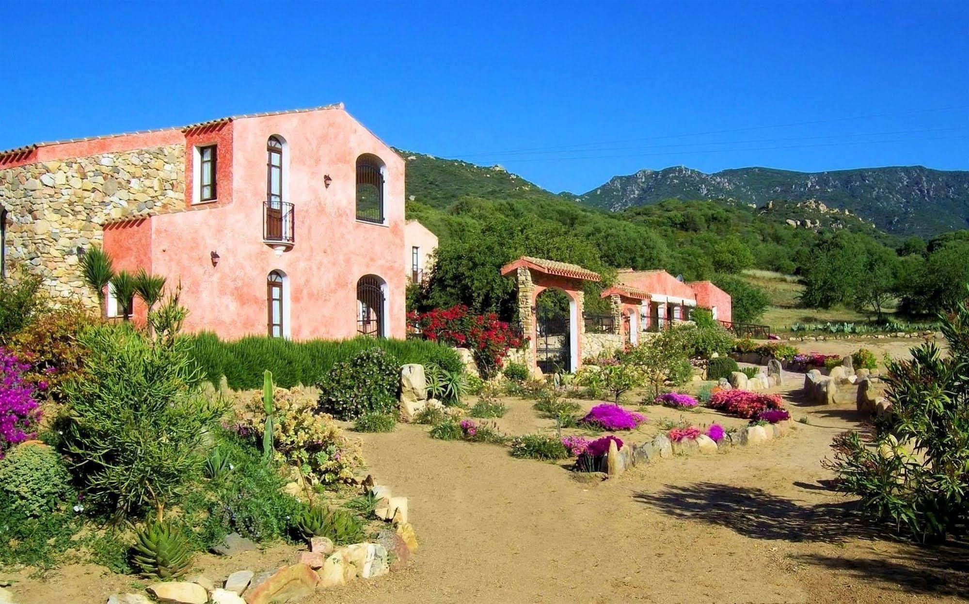 Hotel La Corte Rosada Villasimius Εξωτερικό φωτογραφία